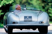 1994 Ferry Porsche an seinem 85. Geburtstag im Porsche Typ 356 „Nr. 1“ (Foto: Porsche)
